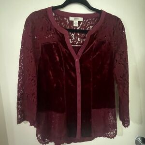 Vintage America, Sz L, Button front Maroon Velvet and Lace top.